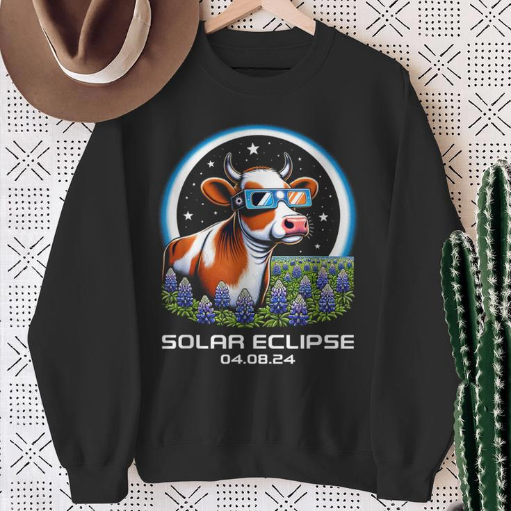 Total Solar Eclipse 2024 Texas Bluebonnet Cow Totality Cute Sweatshirt Gifts for Old Women