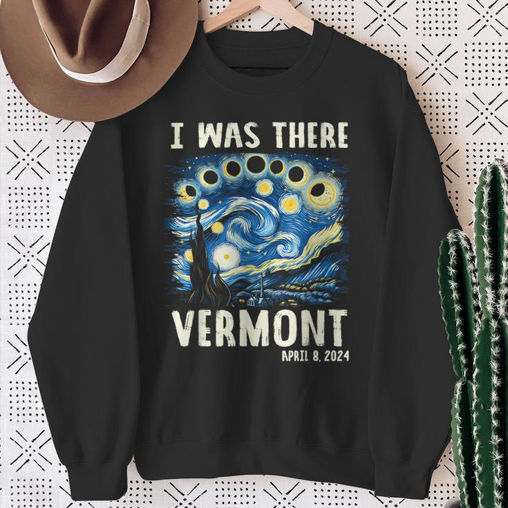Total Solar Eclipse 2024 Vermont Starry Night Painting Sweatshirt Gifts for Old Women