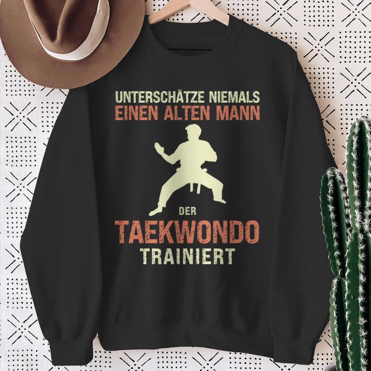 Underschätze Niemal Old Man Taekwondo Grandpa Dad Jumper Sweatshirt Geschenke für alte Frauen