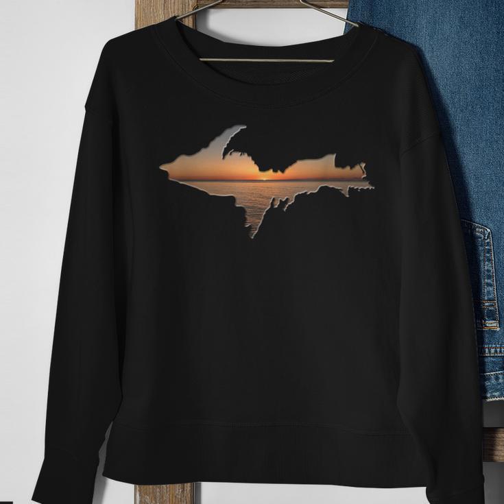 Upper Peninsula Lake Michigan Sunrise Up Yoopers 906 Sweatshirt Gifts for Old Women