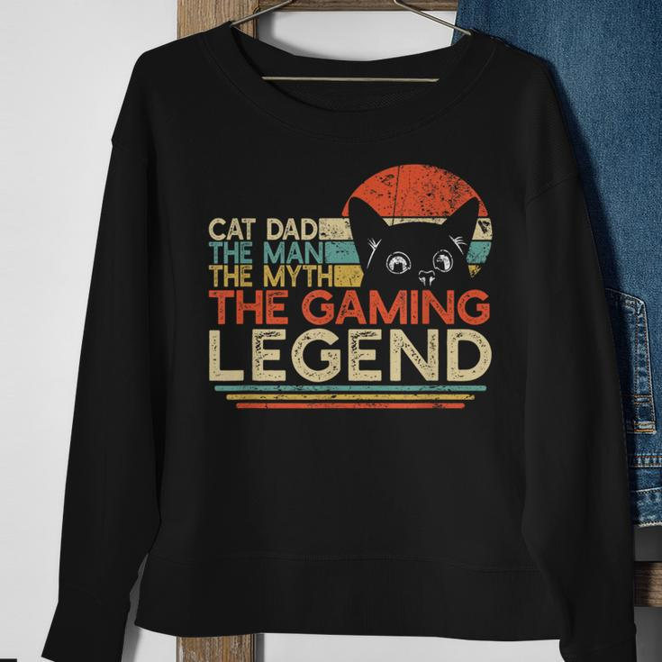 Video Game Player Cat Dad Man Myth Gaming Legend Gamer Sweatshirt Gifts for Old Women