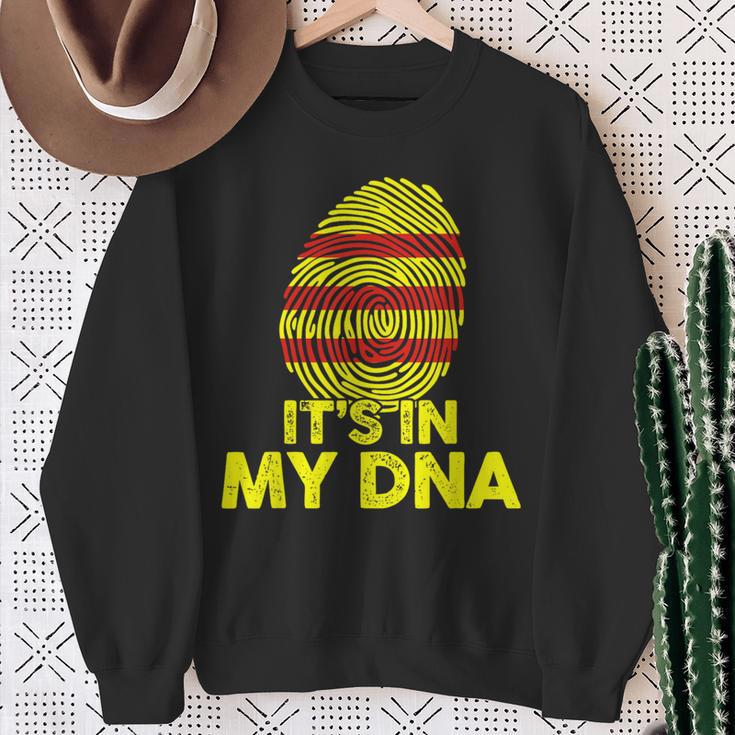 Vietnam It's In My Dna Vietnamese Pride Sweatshirt Gifts for Old Women