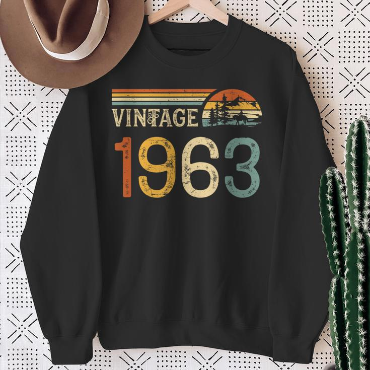 Vintage 1963 Birthday Retro Sweatshirt Gifts for Old Women