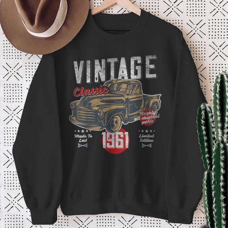 Vintage Born 1961 Birthday Classic Retro Pick-Up Sweatshirt Gifts for Old Women