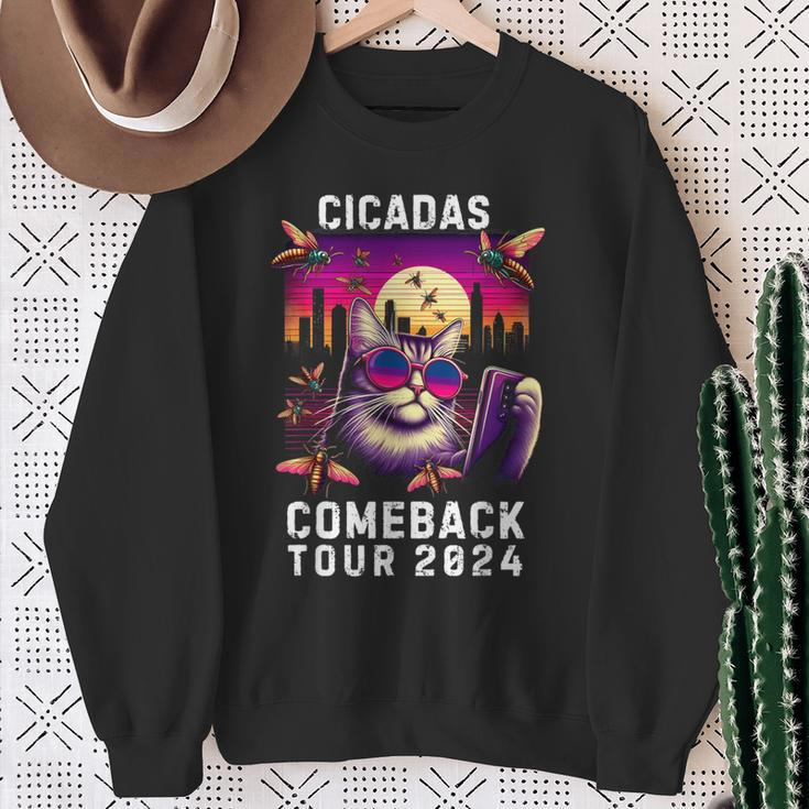Vintage Cat Selfie With Cicada Comeback Summer Tour 2024 Sweatshirt Gifts for Old Women