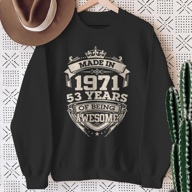 Vintage Made In 1971 53 Years Of Being Awesome Birthday Men Sweatshirt Gifts for Old Women