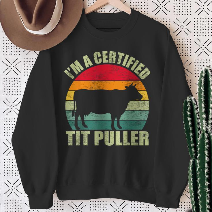 Vintage Retro I’M A Certified Tit Puller Cow Farmer Sweatshirt Gifts for Old Women