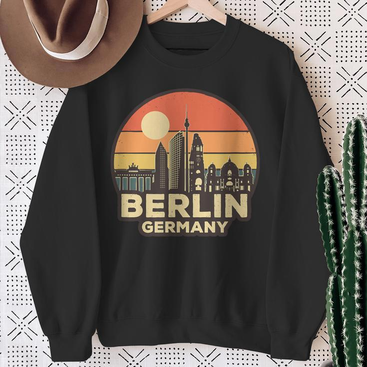 Vintage Skyline Berlin Sweatshirt Geschenke für alte Frauen