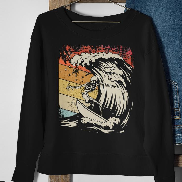 Vintage Surfing Skeleton Halloween Surfboard Surfer Sweatshirt Gifts for Old Women