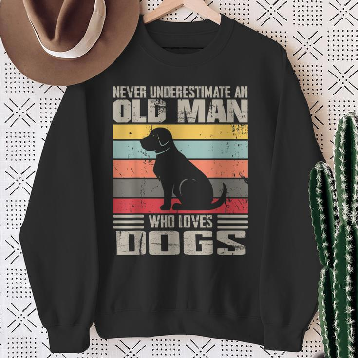 Vintage Never Underestimate An Old Man Who Loves Dogs Cute Sweatshirt Gifts for Old Women