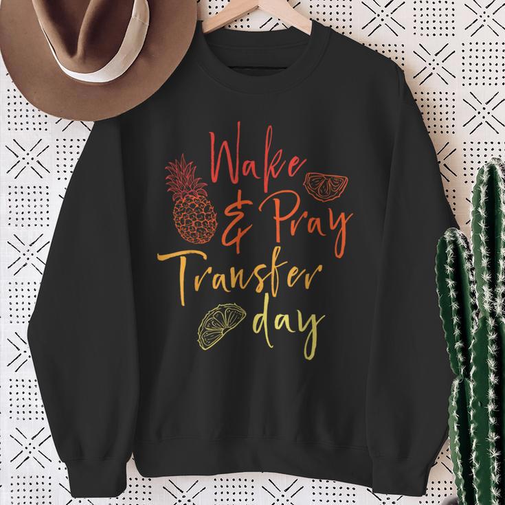 Wake & Pray Transfer Day Embryo Transfer Ivf Pregnancy Sweatshirt Gifts for Old Women