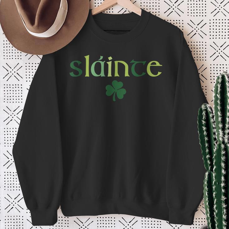 Women's Slainte St Patrick's Day Irish Clover Lucky Vibes Sweatshirt Gifts for Old Women