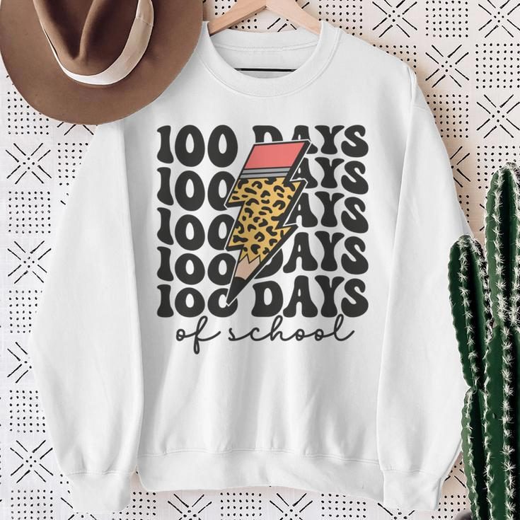 100 Tage Schule Lightning Bolt Pencil 100 Tag Für Lehrer Sweatshirt Geschenke für alte Frauen
