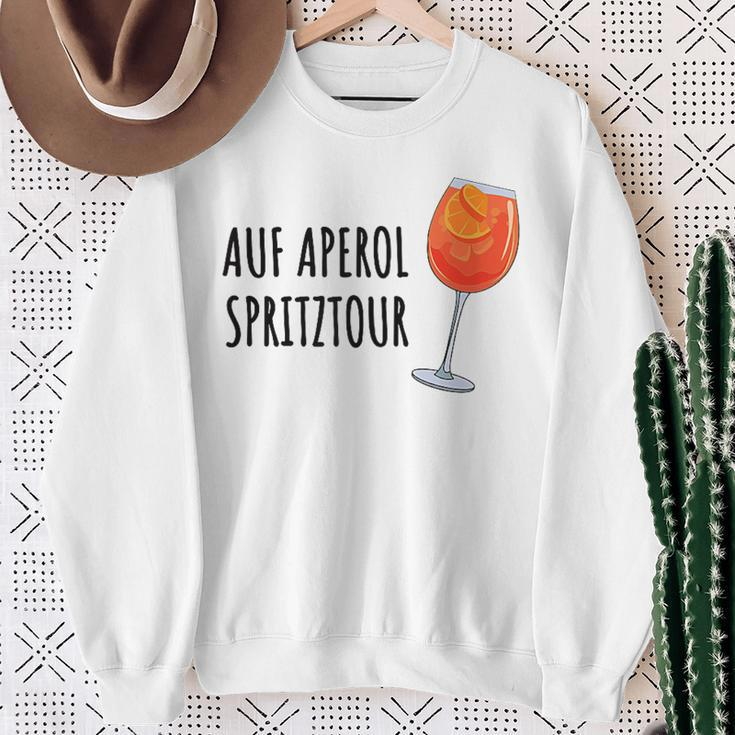 Aperol Bin Auf Aperol Spritztour German Language S Sweatshirt Geschenke für alte Frauen