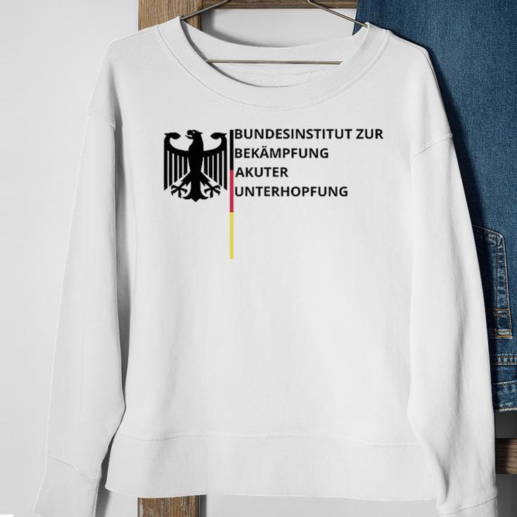 Bundesinstitut Zur Bekämpfung Akuter Unterhopfung White Sweatshirt Geschenke für alte Frauen