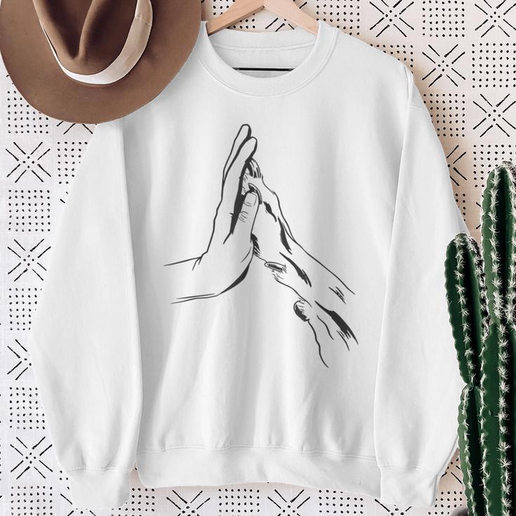 Dogpaw Dog Paw Human Hand Sweatshirt Geschenke für alte Frauen