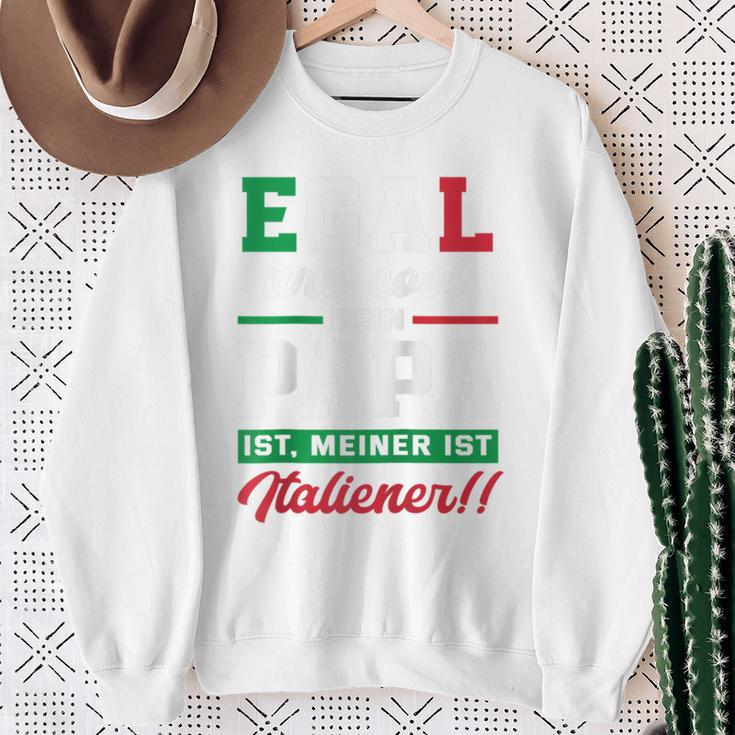 Egal Wie Cool Dein Papa Ist Meiner Ist Italiener Italien Raglan Sweatshirt Geschenke für alte Frauen