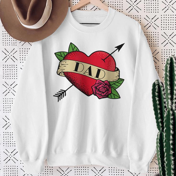 Herz Papa Tattoo Sweatshirt Geschenke für alte Frauen