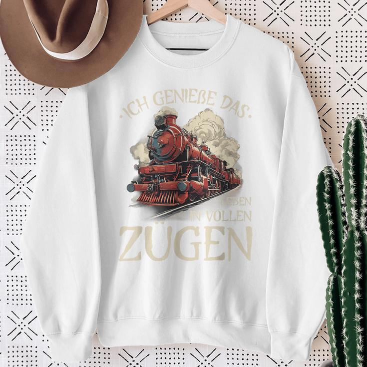 Ich Genieße Das Leben Inollen Zügen Pendler Eisenbahn Green Sweatshirt Geschenke für alte Frauen