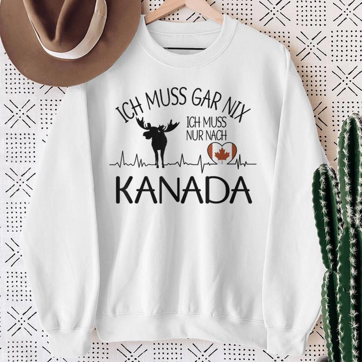 Ich Muss Gar Nix Ich Muss Nur Nach Kanada Gray Sweatshirt Geschenke für alte Frauen