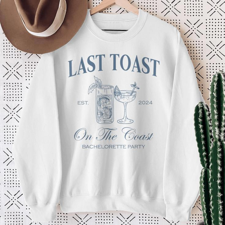 Last Toast On The Coast Bachelorette Party Beach Bridal Sweatshirt Gifts for Old Women