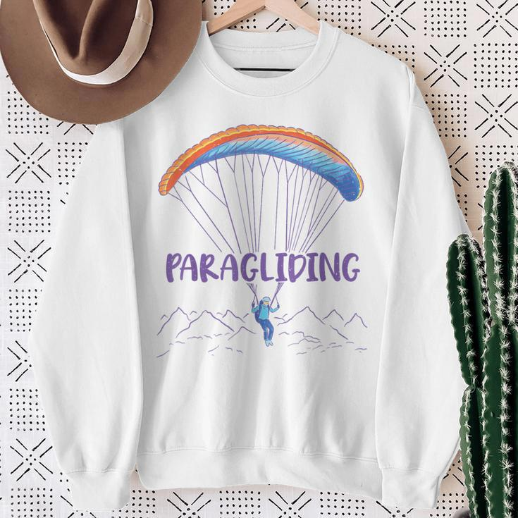 Paraglider Text Auf Parachute Mit Paraglider Flies In Gray Sweatshirt Geschenke für alte Frauen