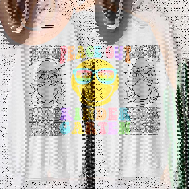 Peace Out Kindergarten Hippie Smile Face Last Day Of School Sweatshirt Gifts for Old Women
