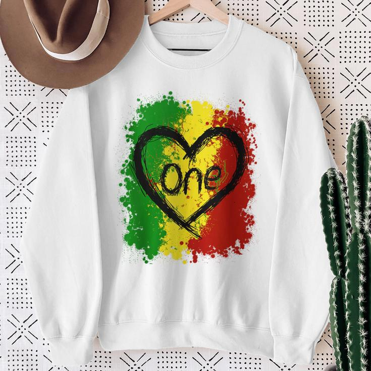 Reggae Heart One Love Rasta Reggae Music Jamaica Vacation Sweatshirt Gifts for Old Women