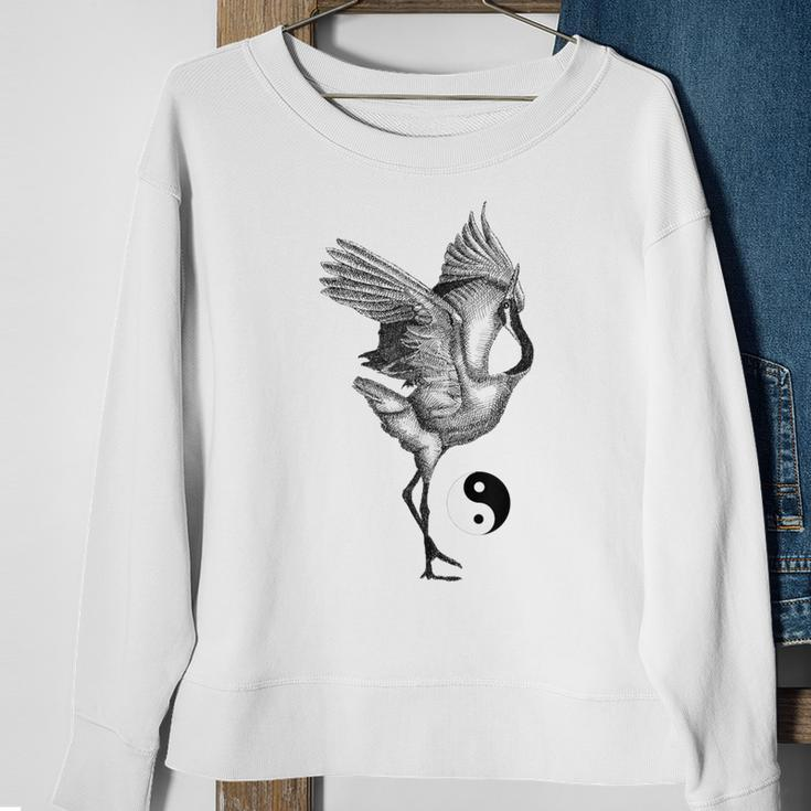 Tai Chi White Crane Qi Gong Illustration Sweatshirt Gifts for Old Women