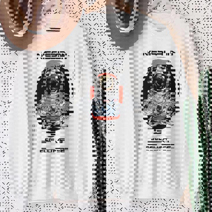 Usa 2024 Solar Eclipse Astronaut Space Photography Sweatshirt Gifts for Old Women