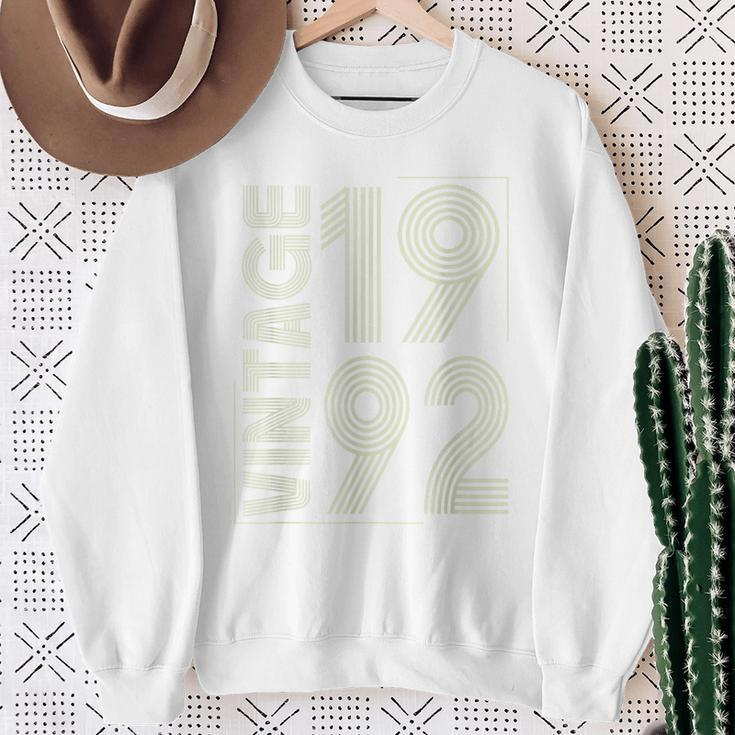 Vintage 1992For Retro 1992 Birthday Sweatshirt Gifts for Old Women