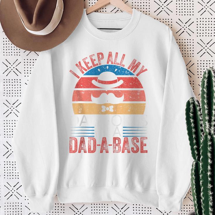 Vintage Dad Ich Halte Alle Meine Papa-Witze In Einem Dad-A-Base Lustig Kapuzenjacke Sweatshirt Geschenke für alte Frauen