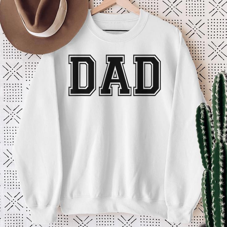 White That Says Dad New Dad Pregnancy Announcement Sweatshirt Gifts for Old Women