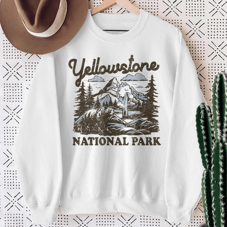 Yellowstone National Park Wyoming Sweatshirt Gifts for Old Women