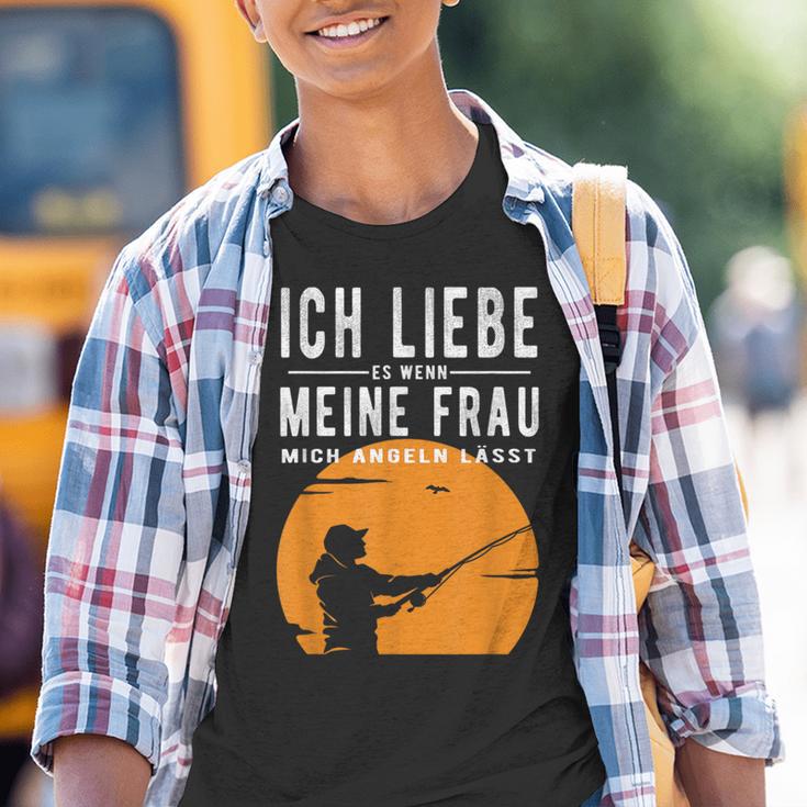 Ich Liebe Es Wenn Meine Frau Mich Angeln Gehlassen Kinder Tshirt