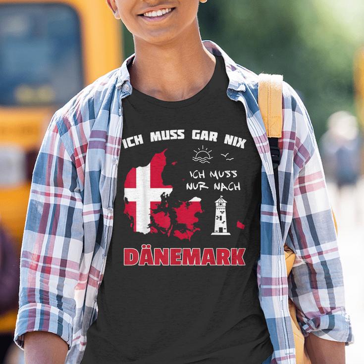 Ich Muss Gar Nix Muss Nur Nach Denmark Kinder Tshirt