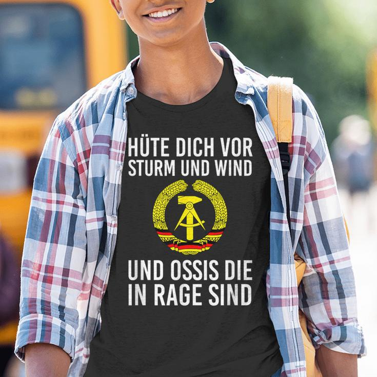 Kult Hüte Dich Vor Storm Und Wind Und Ossis Die In Rage Sind Kinder Tshirt