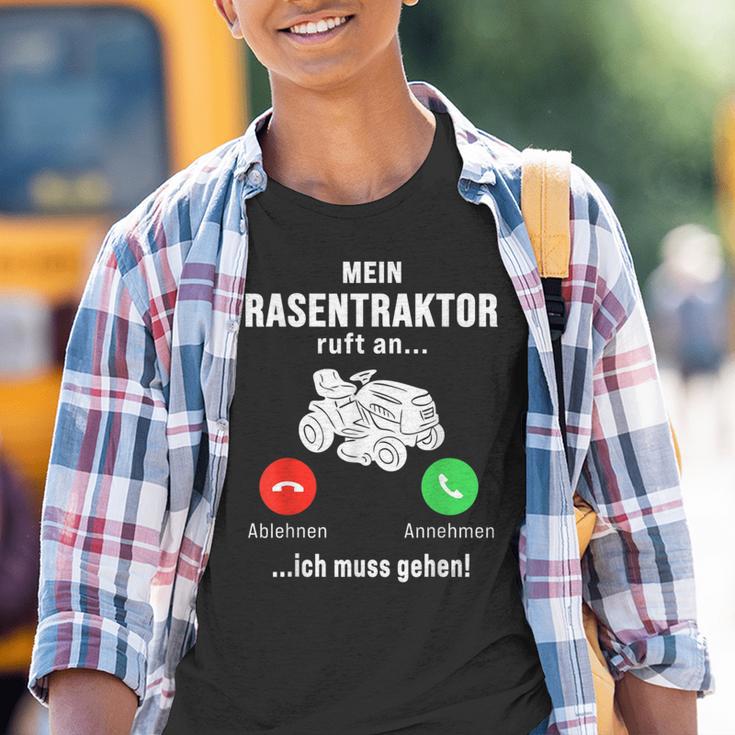 Mein Rasentraktor Ruft An Ich Muss Gehen Gardening Kinder Tshirt