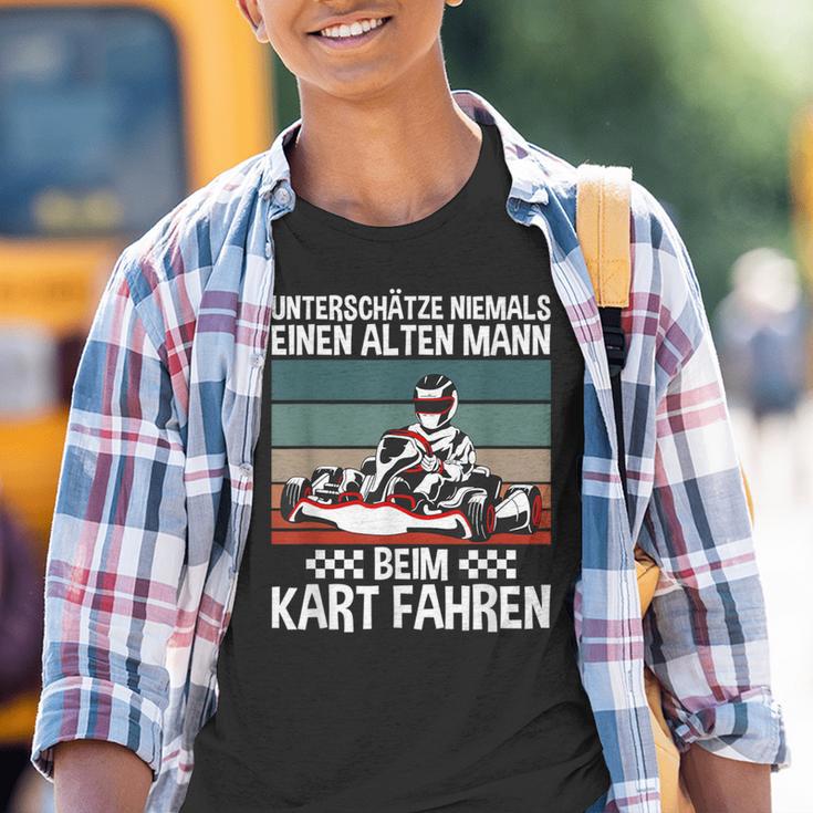 Underschatz Nie Eine Alten Mann Beim Kart Fahren Gokart Kinder Tshirt