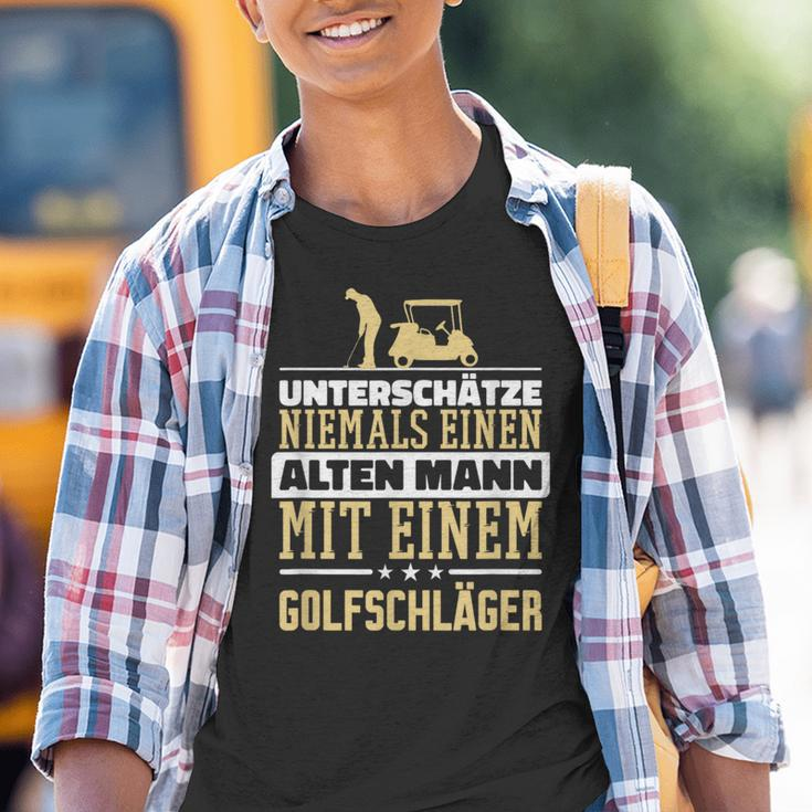 Underschatz Nie Einen Alten Mann Golf Club Kinder Tshirt