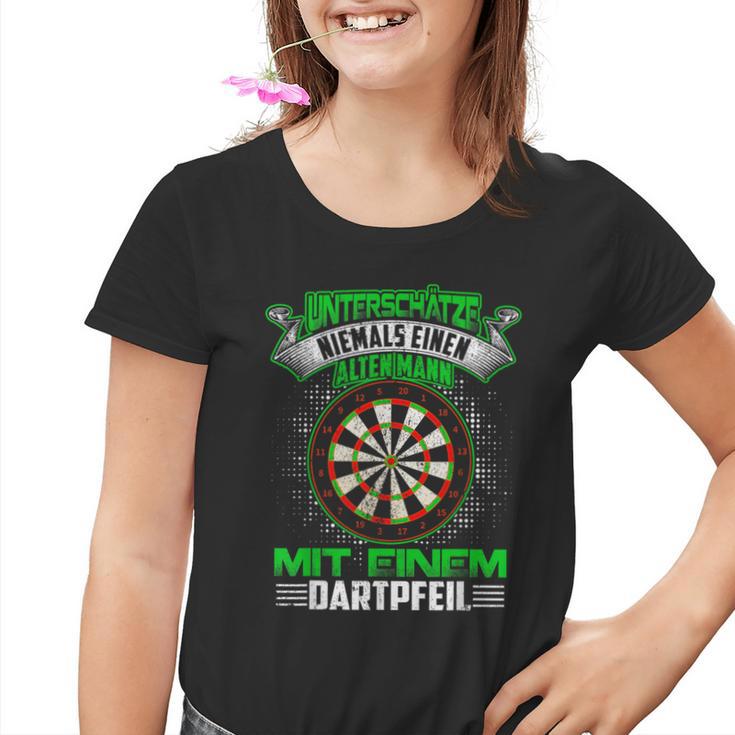 Dart Unterschätze Niemals Ein Alten Darter Kinder Tshirt