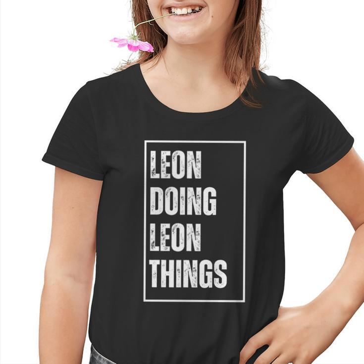 Leon Doing Leon Things Lustigerorname Geburtstag Kinder Tshirt