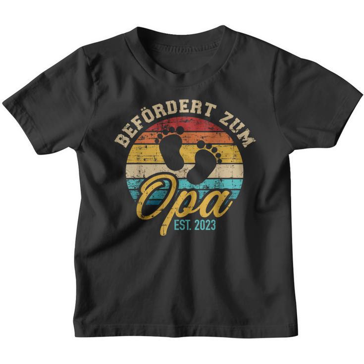 Promoted To Grandpa 2023 Vintage Retro Kinder Tshirt