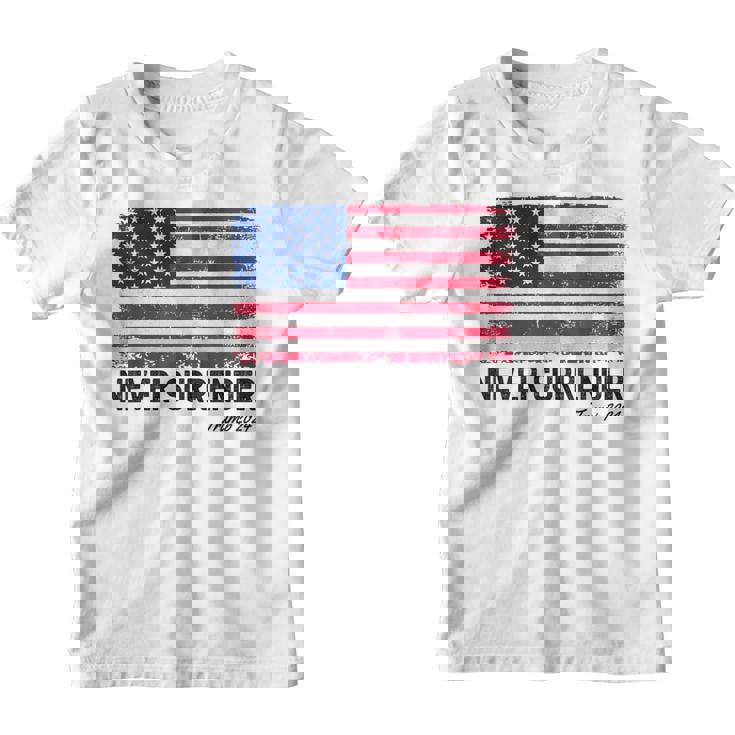 Donald Trump Nunca Rendirá A Trump 2024 Pro Trump Camiseta niño