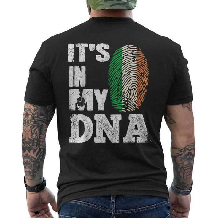 Awesome Ireland It's In My Dna Irish Flag Clover St Paddy's Men's T-shirt Back Print