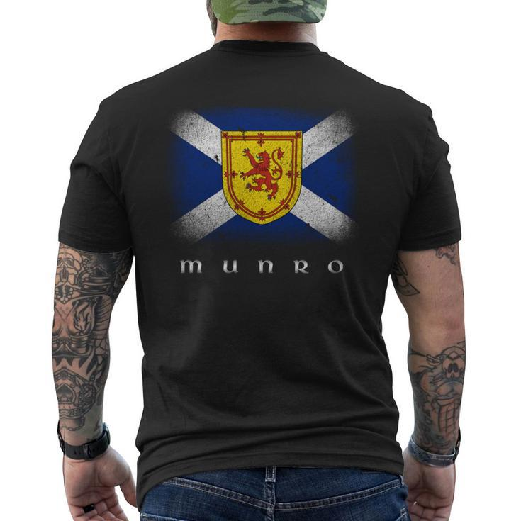 Clan Munro Coat Arms Lion Scottish Family Name Men's T-shirt Back Print