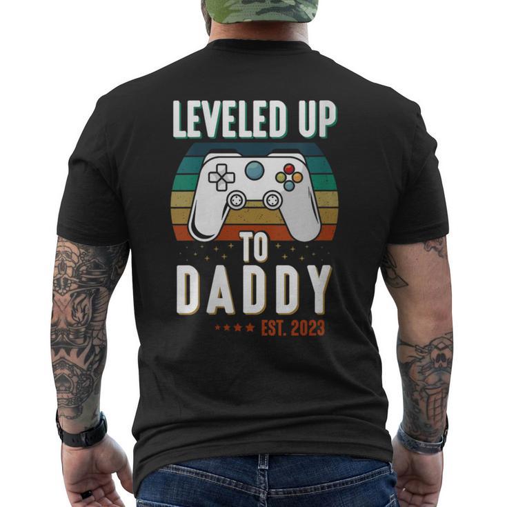 Damen Level Up To Daddy 2023 Werdender Gaming Papa Mit-Ausschnitt T-Shirt mit Rückendruck