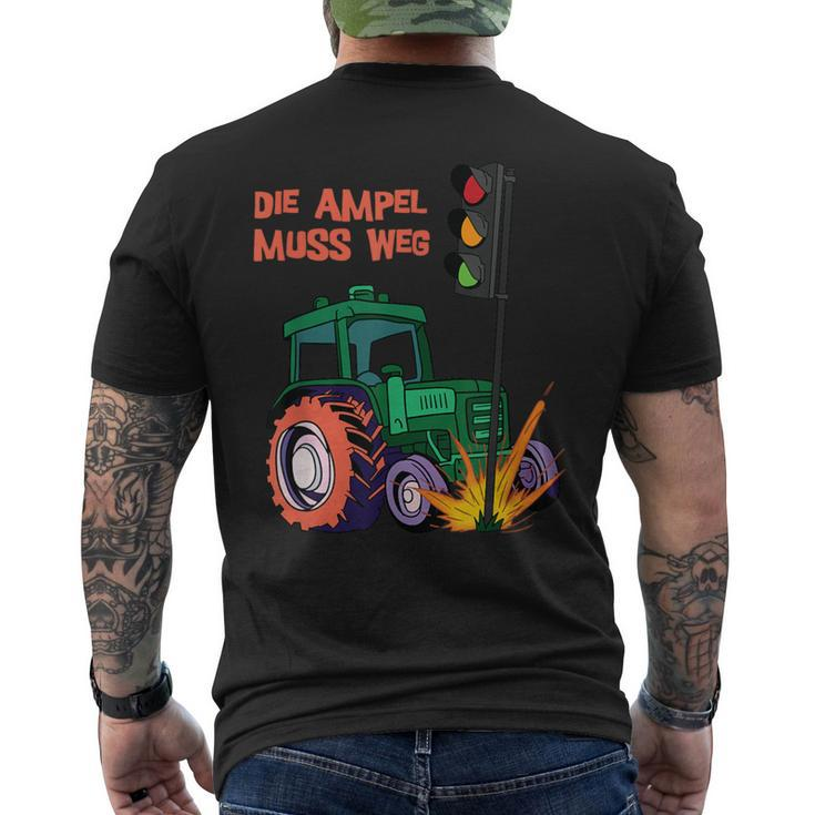 Die Ampel Muss Weg Tractor Rammt Ampel T-Shirt mit Rückendruck