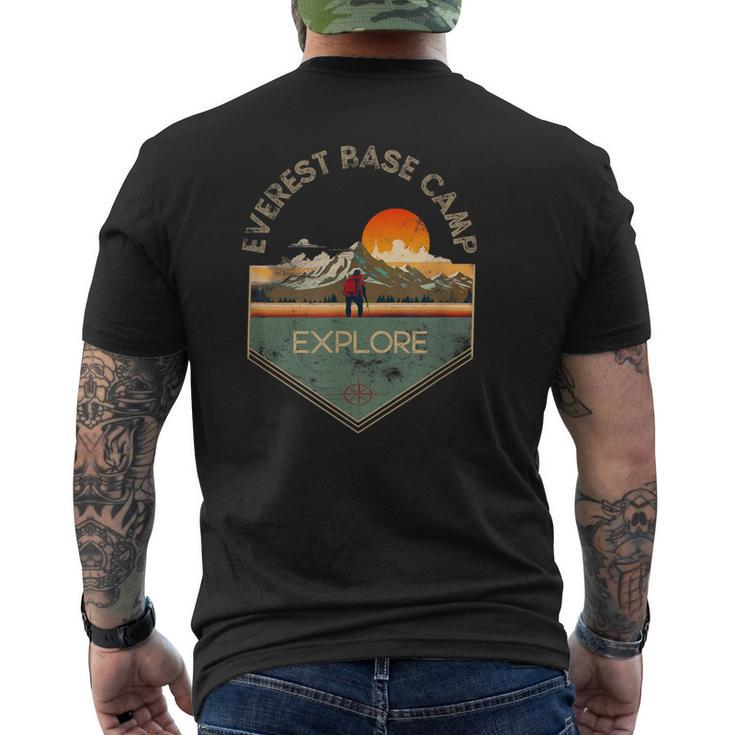 Everest Base Camp Retro Vintage Hiking Apparel Souvenir Men's T-shirt Back Print