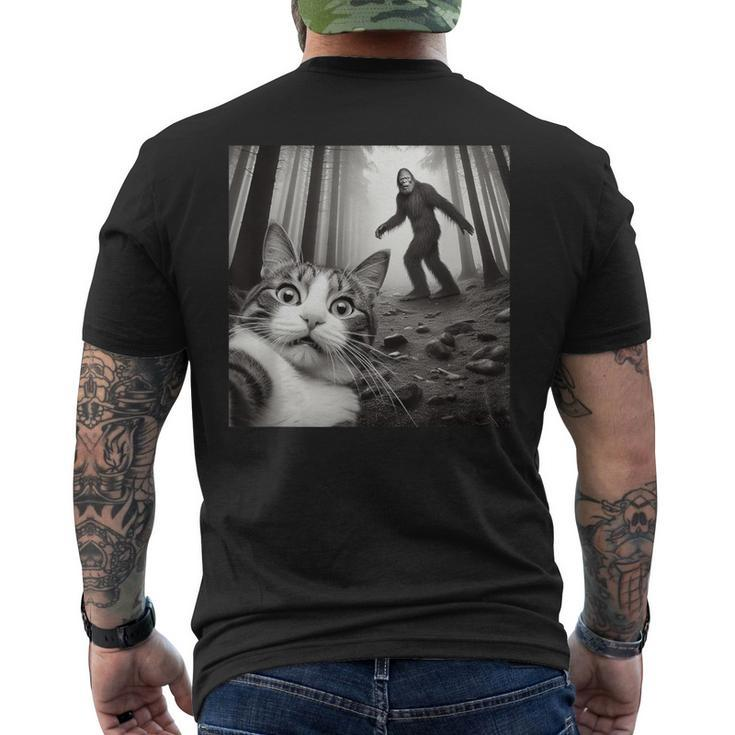 Surprised Scared Cat Selfie With Sasquatsch Bigfoot Men's T-shirt Back Print